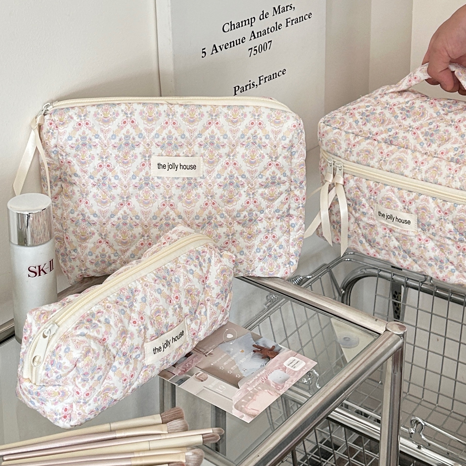 Girls' Heart Makeup Bag 2024 New large-capacity cosmetics storage bag Portable travel toiletry bag clutch bag details Picture
