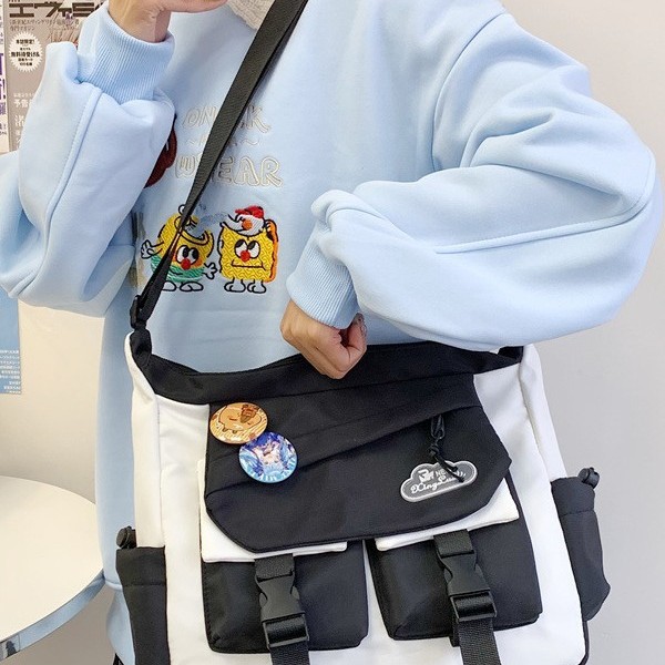 The 2025 new student tutorial bag is a cute, large-capacity, casual and versatile handbag with a Japanese style details Picture