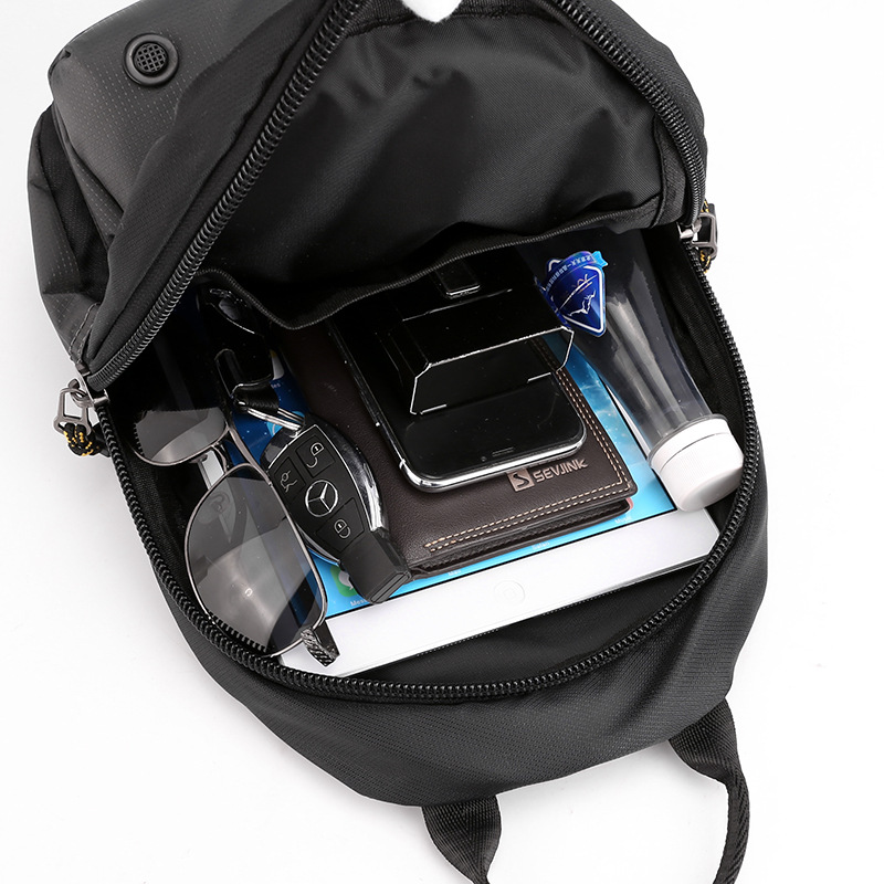 Factory direct sales of new casual and sporty men's and women's chest bags, multi-functional trendy backpacks, and fashionable crossbody outdoor bags Application Scenario