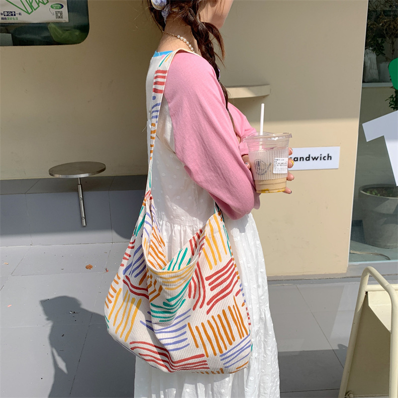 35201 New striped single-shoulder bag for work and commuting, crossbody bag, 2023 color-blocking large-capacity shopping bag for strolling full figure