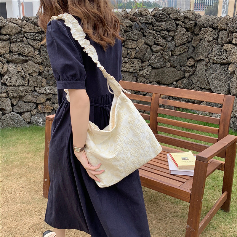 1513 Trendy Internet celebrity pull-out choux pastry flower crossbody bag, Korean cute girl pink pleated shoulder strap single-shoulder bag wholesale full figure