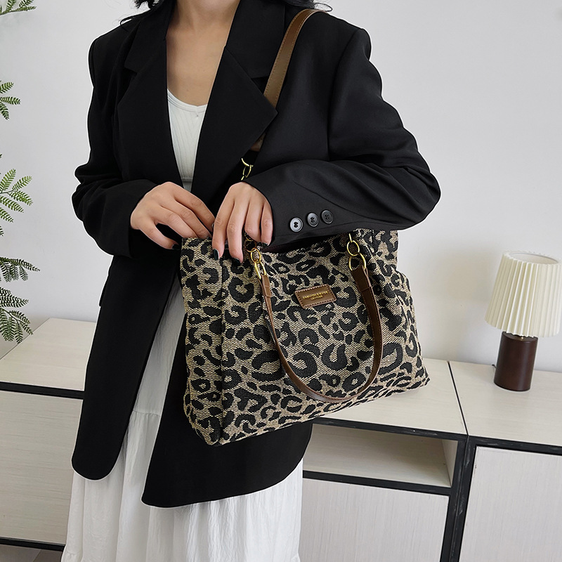 Large-capacity casual commuting single-shoulder bag, new autumn and winter trendy and simple handbag, fashionable and versatile tote bag wholesale Specification drawing