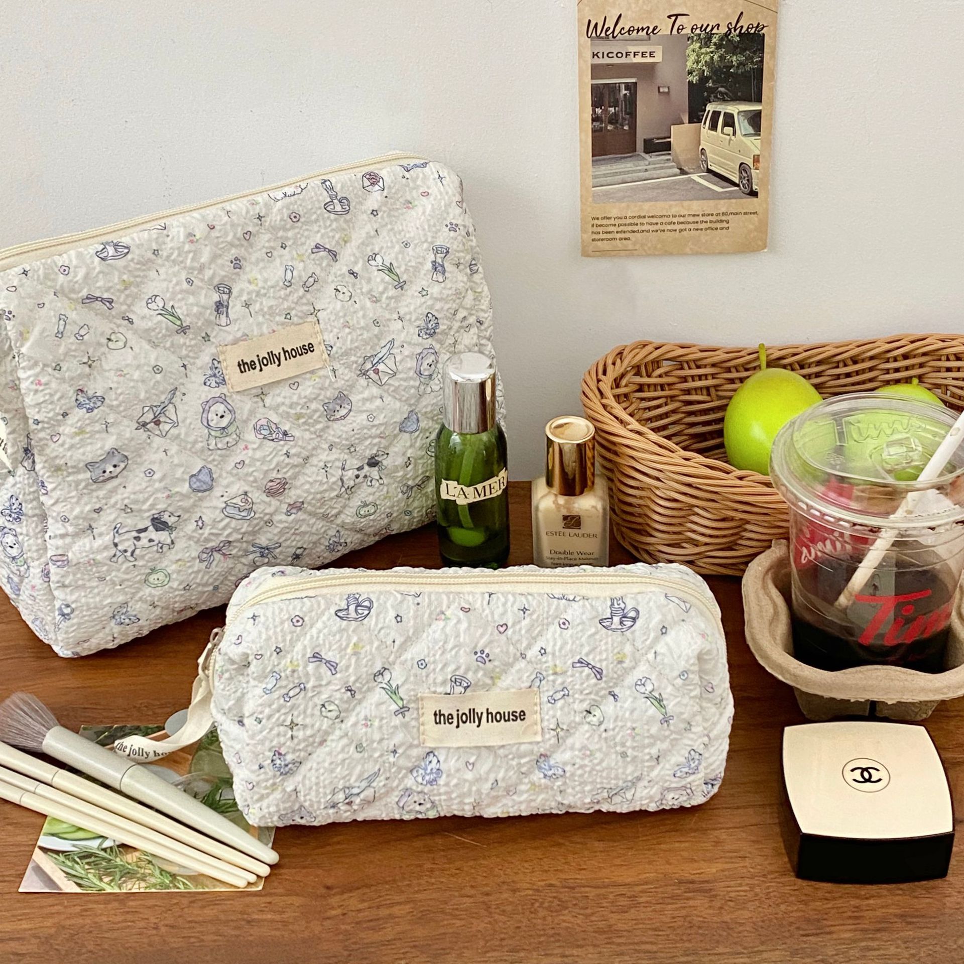 High-appearancy-level bubble foam makeup bag for women, ins portable large-capacity travel cosmetics hand-held toiletry bag details Picture