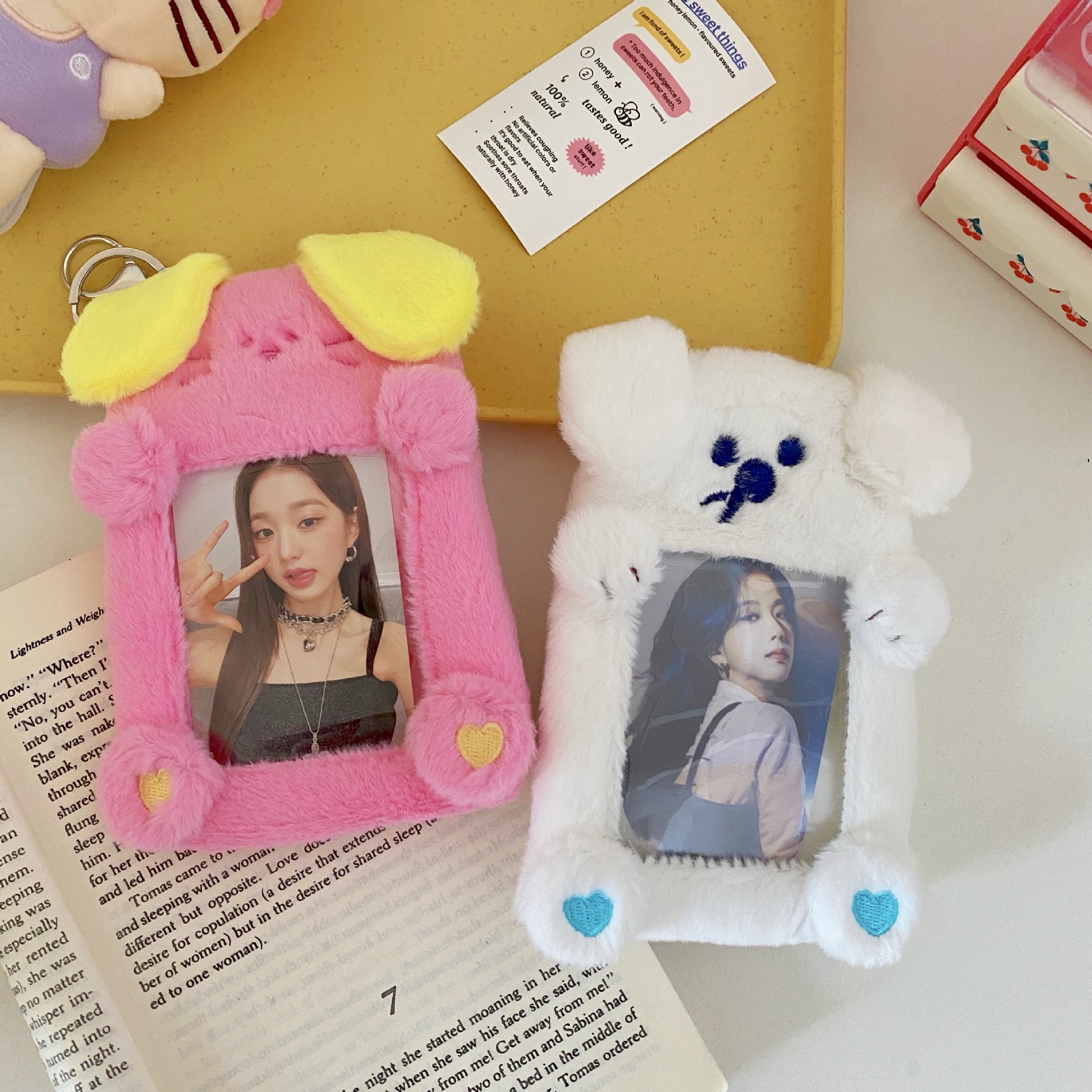 New dopamine-colored Korean version campus meal card and bus card protective case, idol album small card display pendant for girls Application Scenario