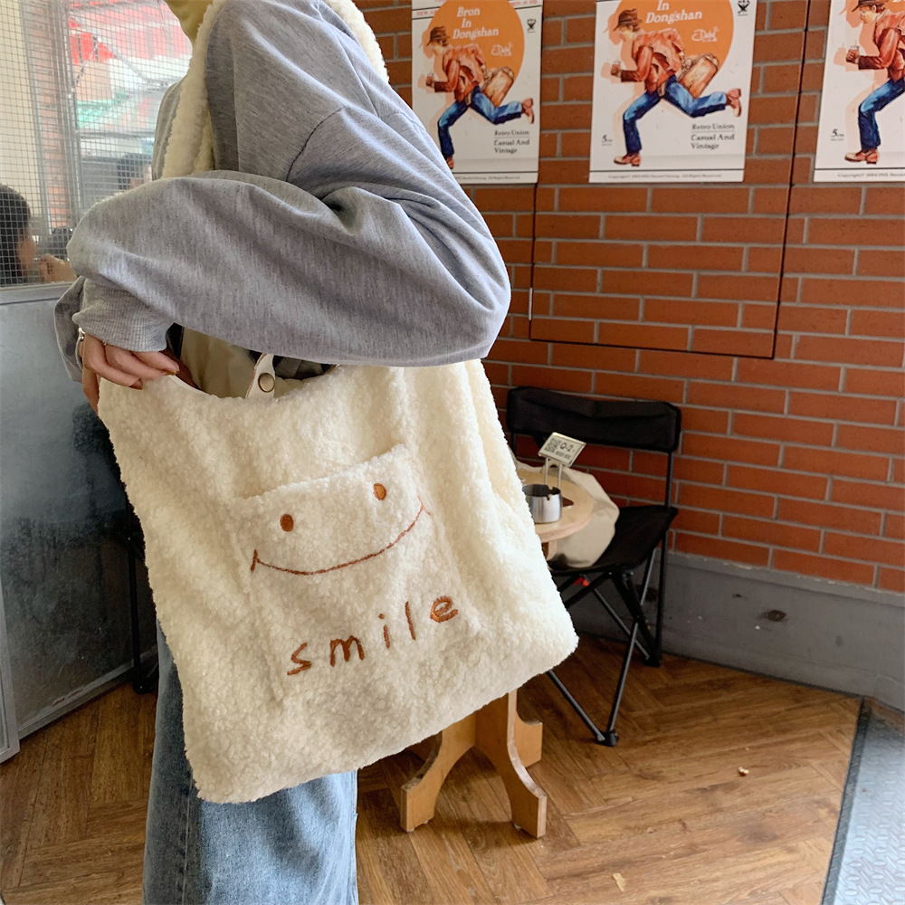 110303 Winter Cute plush outer pocket embroidered vest bag, large capacity lambskin single-shoulder handbag full figure
