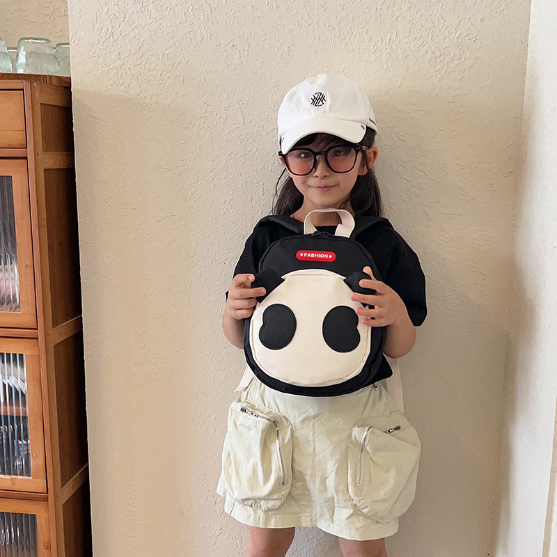 Fashionable, trendy and casual 2024 mini cartoon schoolbag for kids, cute backpacks for boys and girls in kindergartens Application Scenario