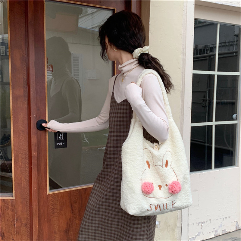 110191 Autumn/Winter New ins Cute pom-pom blush Bear shoulder bag, Student plush vest bag, Tote bag details Picture