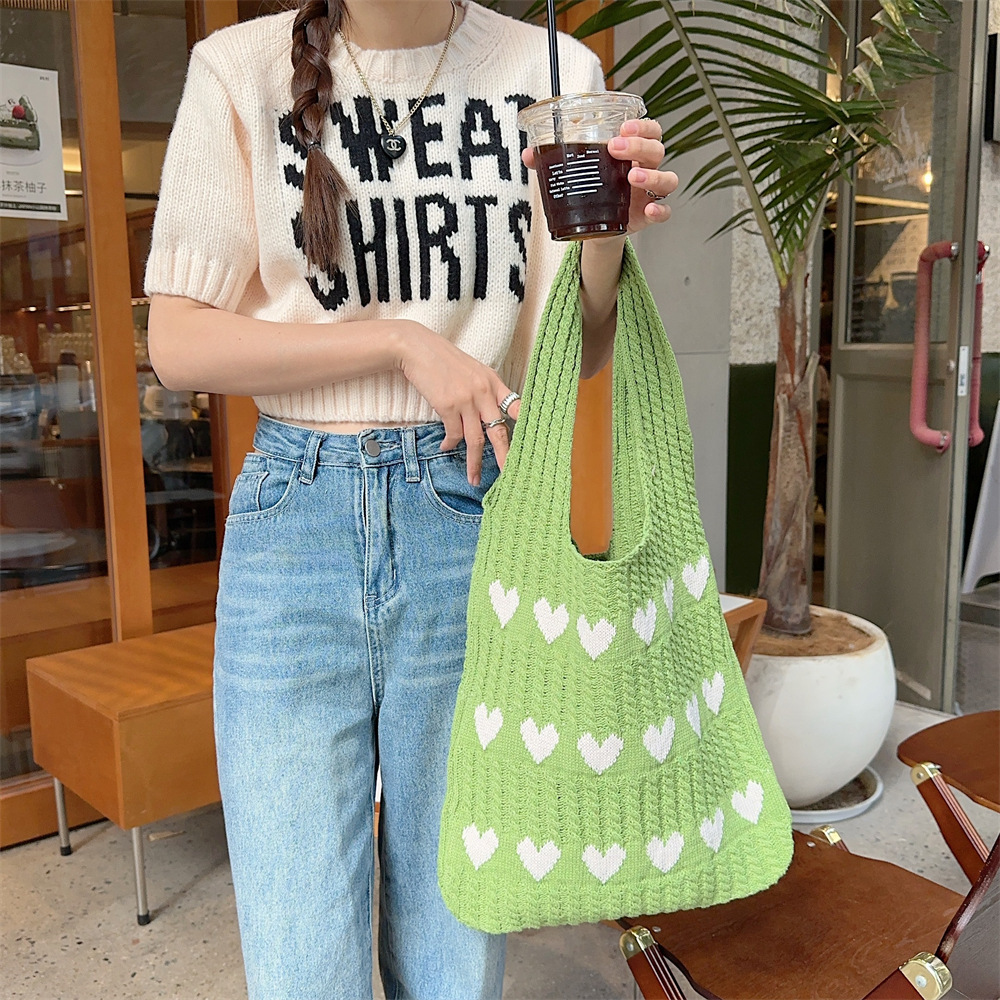 310161 Knitted heart-shaped Wool Bag for Women 2023 Autumn/Winter new single-shoulder handbag, portable tote bag for shopping Application Scenario