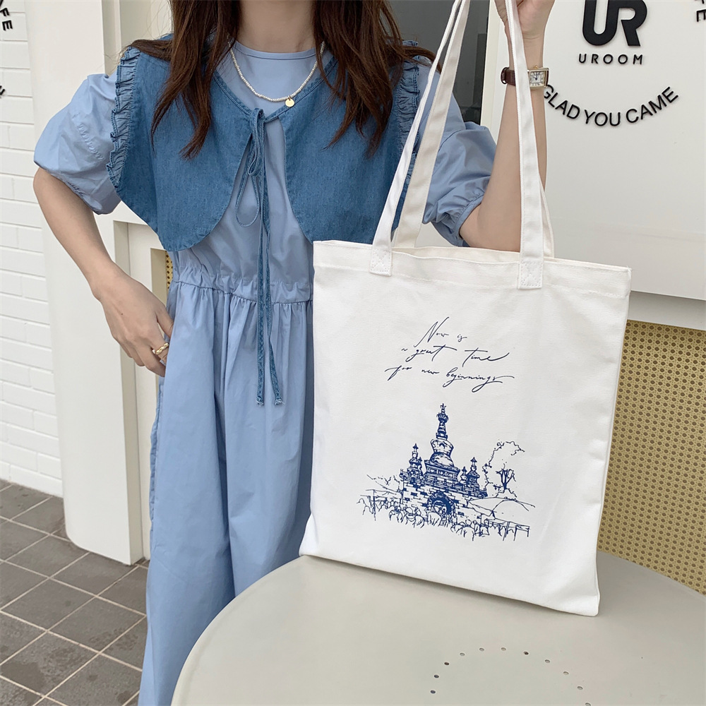 IJ15182 simple student canvas bag, large-capacity tutorial bag, castle print schoolbag, shopping bag, single-shoulder bag details Picture