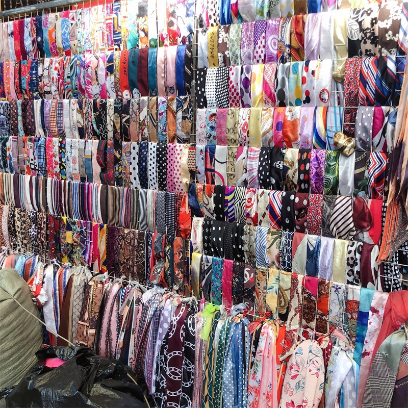 Bags, silk scarves, hanging ornaments, scarves, square scarves, printed headscarves, ties, headwear, silk scarves wholesale in stock, twill cotton full figure