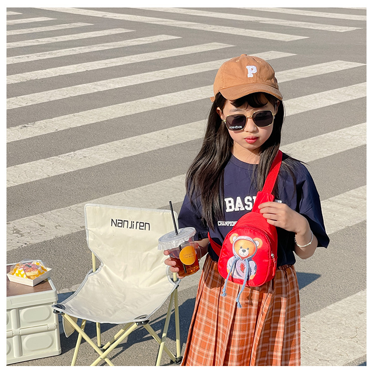 Wholesale of cute children's chest bags in 2022, cartoon dressing bear children's bags, small crossbody bags for boys and girls to travel details Picture