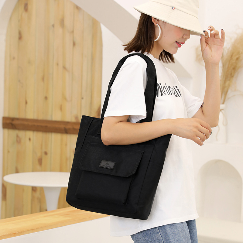 Large-capacity women's fashionable and trendy single-shoulder bag, nylon water-resistant versatile tote bag, Korean-style hand-held shopping bag, trendy details Picture