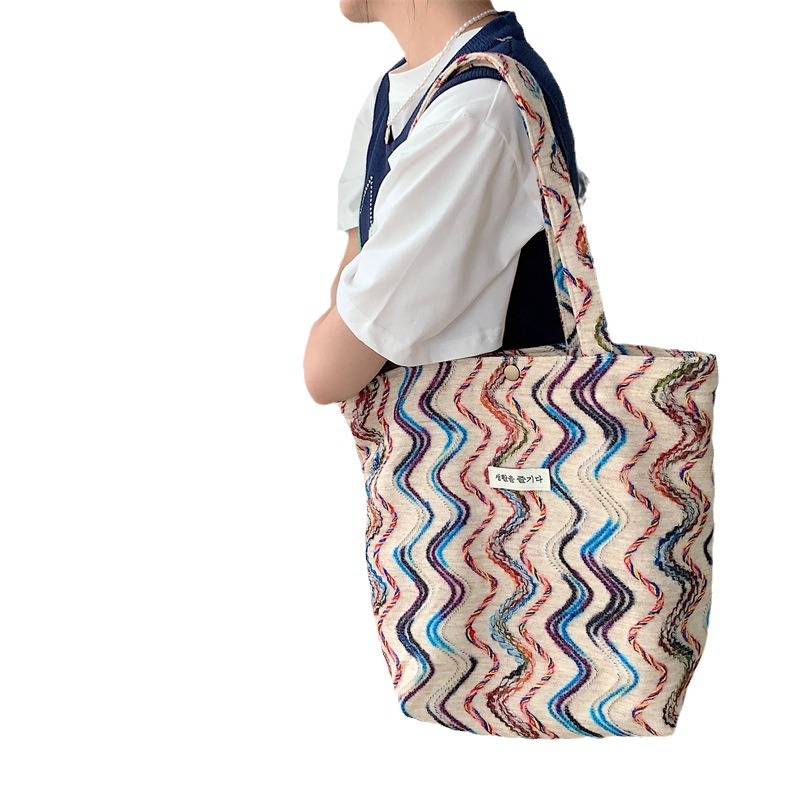 33182 Korean-style rainbow striped canvas bag, heavy industry three-dimensional embroidery underarm bag, large capacity handbag Item Picture