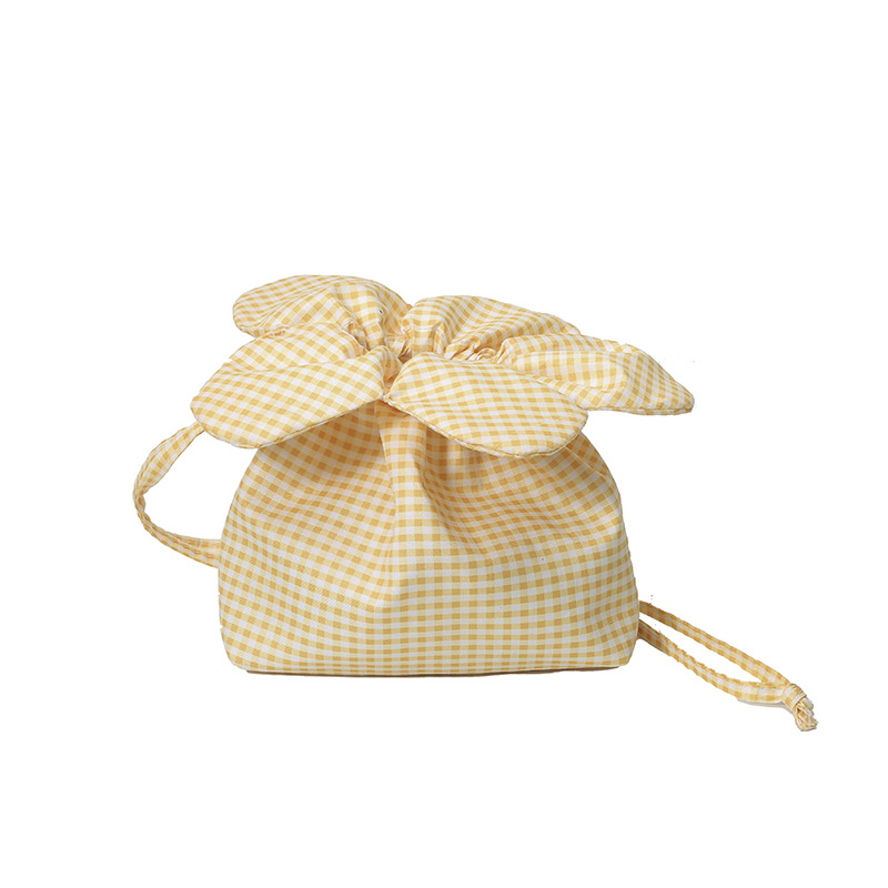 The 2025 summer new style cute crossbody small flower bag, fresh and clean mobile phone bag, simple, casual and fashionable commuting small square bag Item Picture
