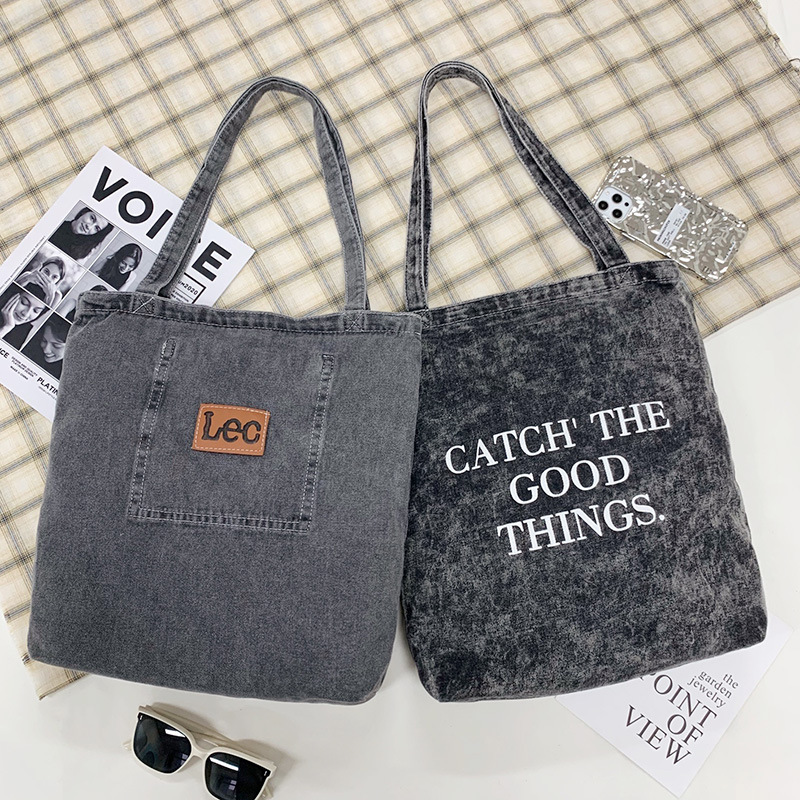 ins Japanese-style versatile denim single-shoulder bag for women's commuting, large-capacity canvas bag, student handbag, retro women's bag trend Application Scenario