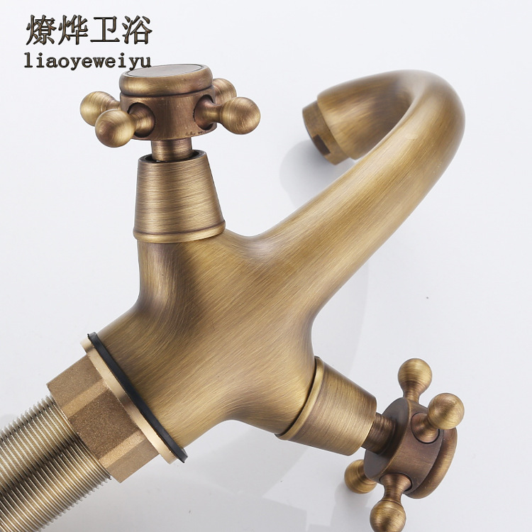 All-copper European-style antique hot and cold water faucet, washbasin, horn faucet, retro kitchen sink, rotatable retro faucet details Picture