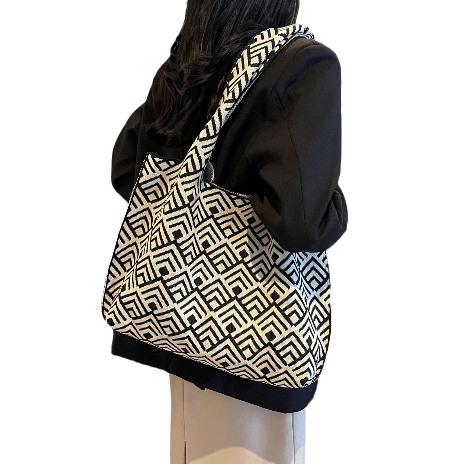 Simple and large-capacity single-shoulder bag, fashionable striped bucket bag for students going out, tote bag for commuting to work, batch Item Picture