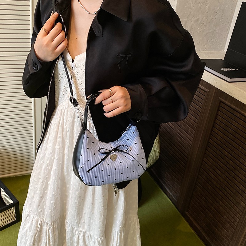 Women's underarm bag 2025 Summer New style: Simple and stylish crossbody bag, trendy single-shoulder bag, beautiful crescent moon bag full figure