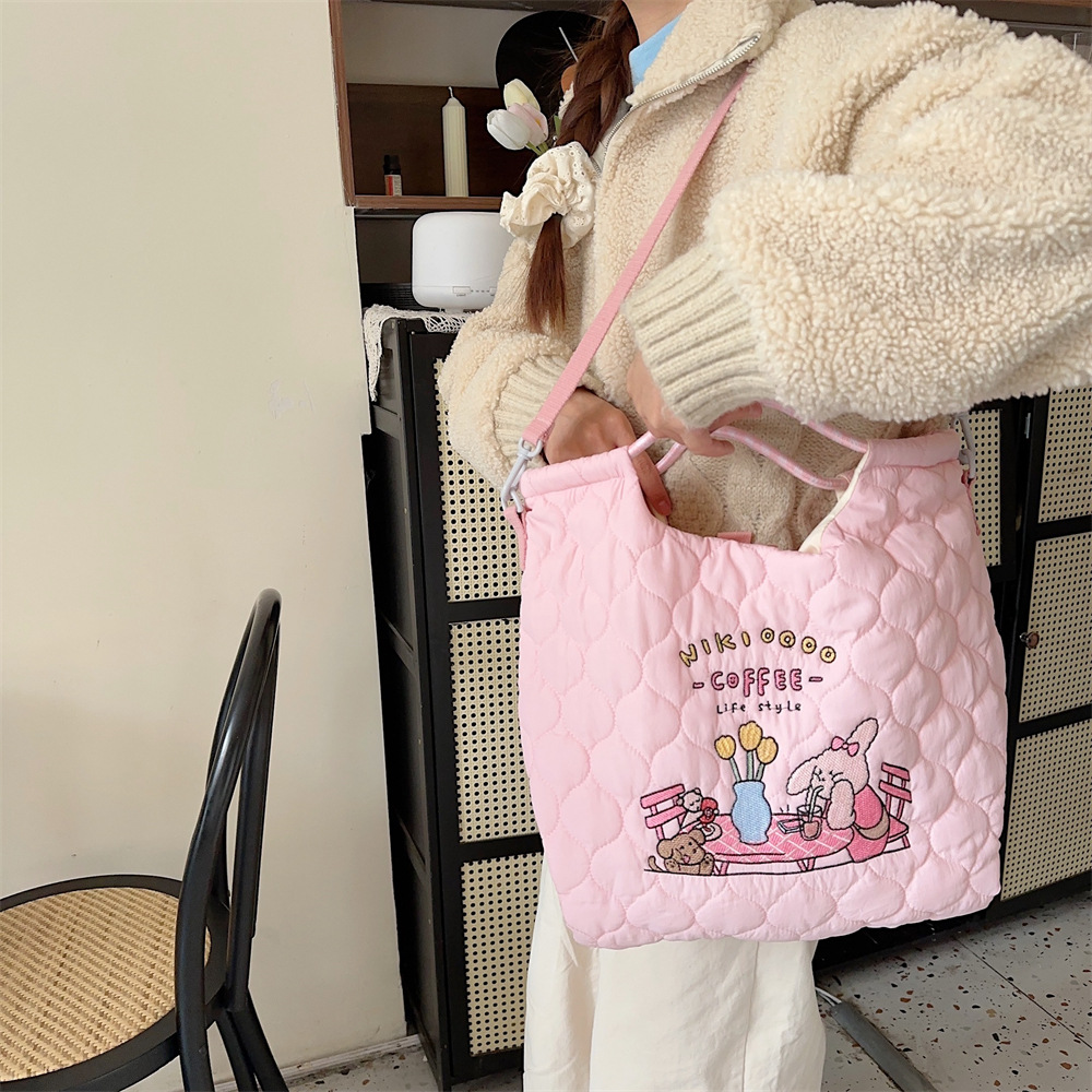31223 Quilted soft crossbody bag, large capacity hand-held shoulder bag, cartoon embroidered little rabbit student handbag Application Scenario