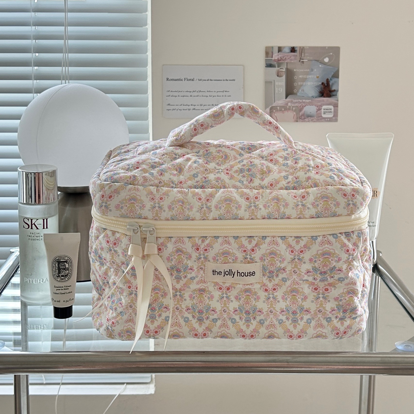Girls' Heart Makeup Bag 2024 New large-capacity cosmetics storage bag Portable travel toiletry bag clutch bag Item Picture