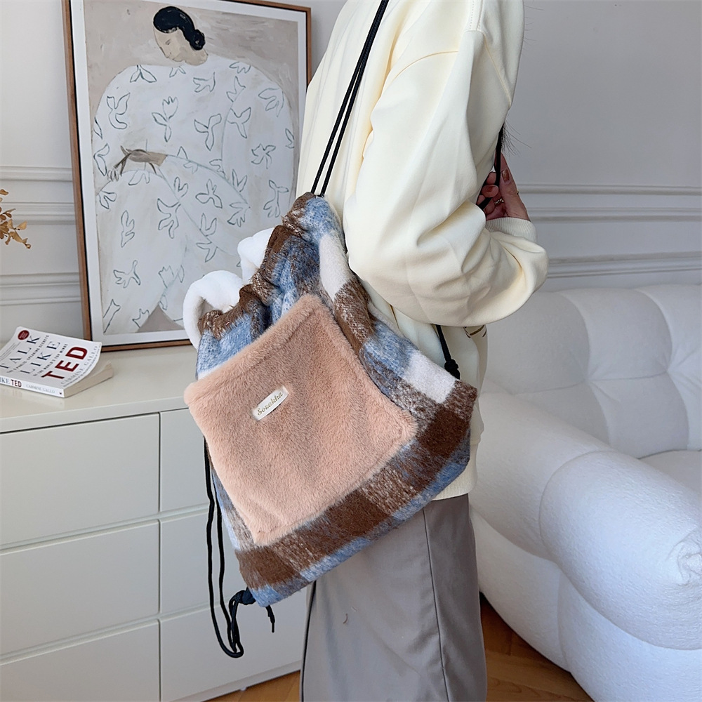 312271 drawstring drawstring backpack, woolen large-capacity schoolbag, student casual single-shoulder backpack, outer pocket for women details Picture
