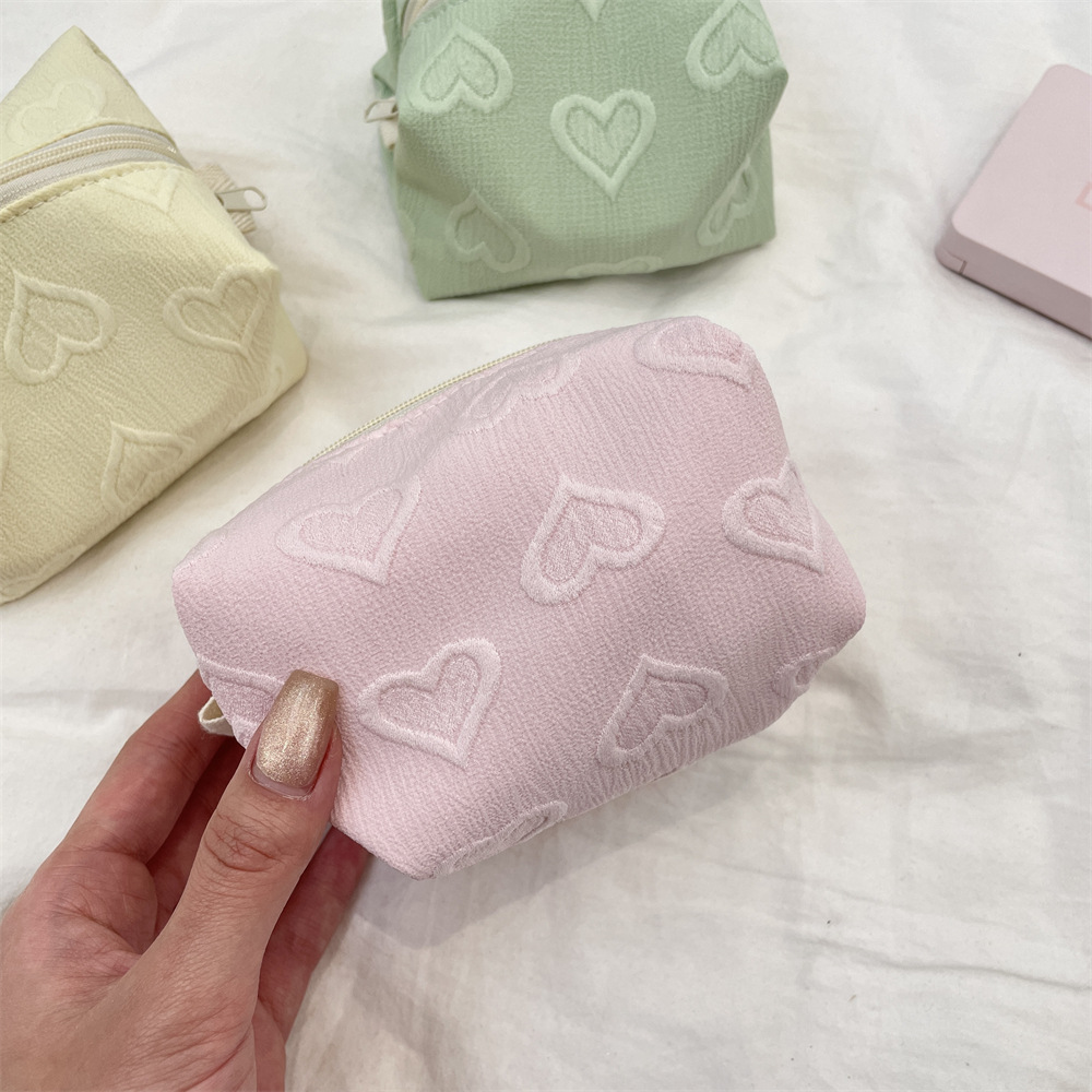 5483 Cute and simple heart-shaped small square bag, makeup bag, portable solid color storage bag for female students, cosmetics and toiletries Specification drawing