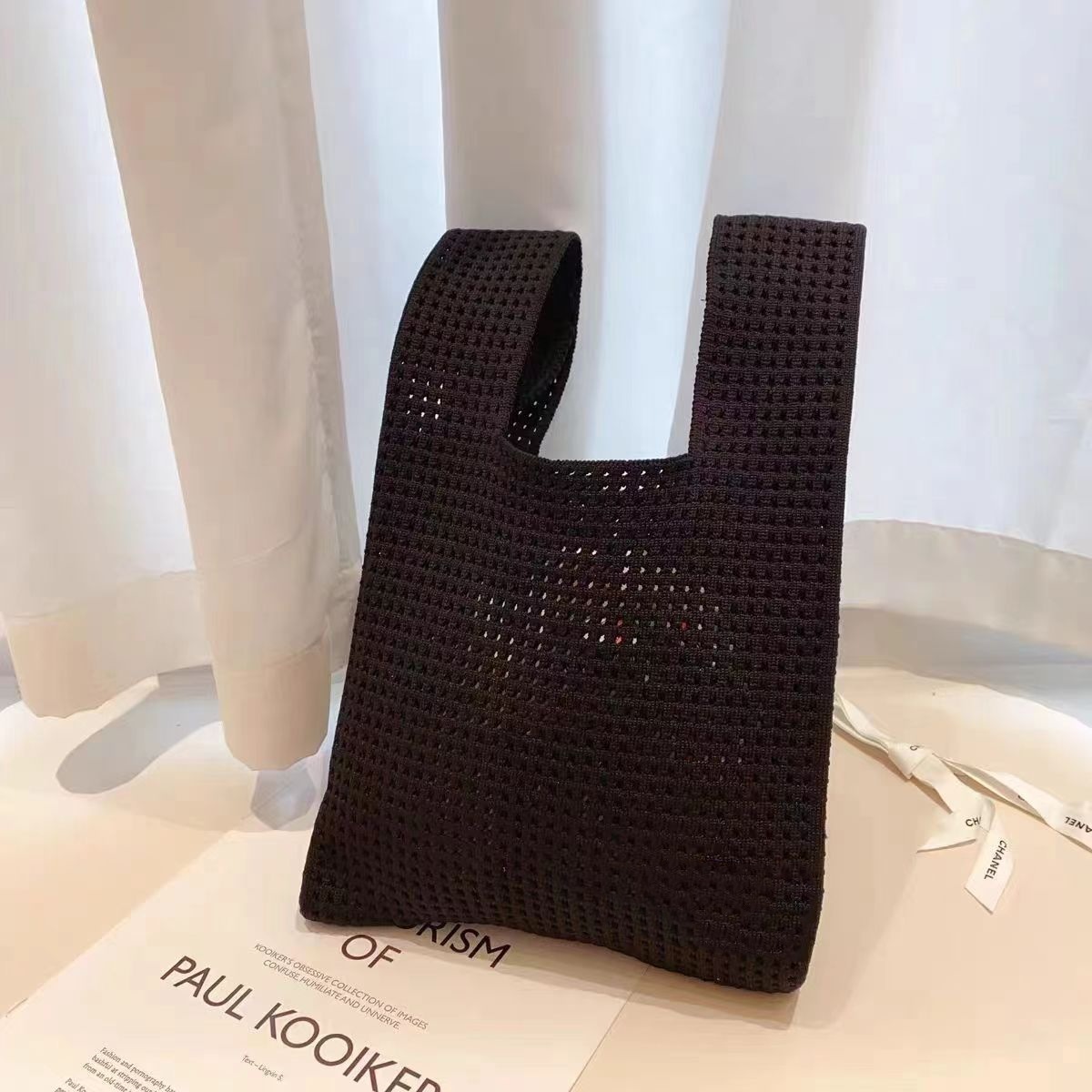 Korean chic simple and retro hollowed-out knitted handbag, shoulder bag, women's vest bag, open woolen bag, shopping bag Specification drawing