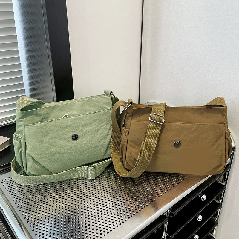 New best-selling nylon fabric outdoor mom bag, large-capacity single-shoulder crossbody bag, casual and versatile women's backpack and luggage Specification drawing