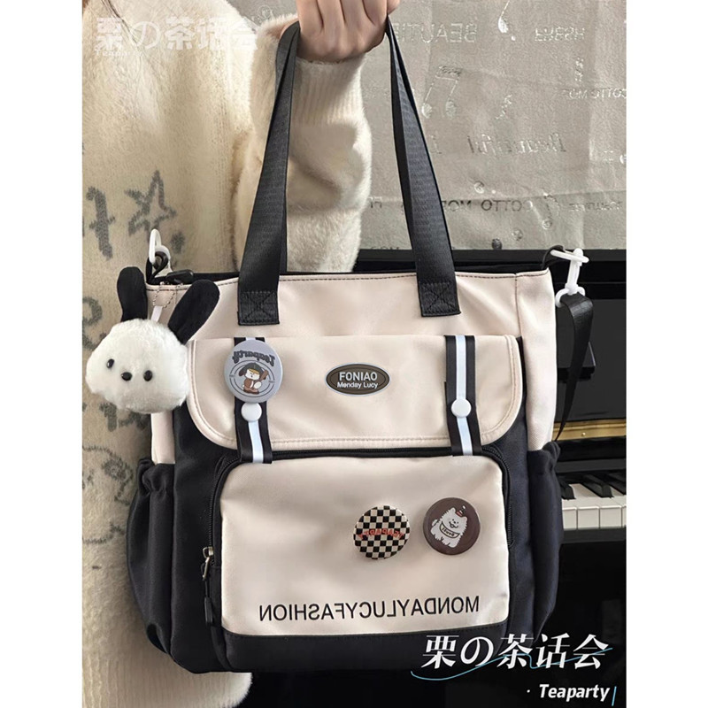Korean ins large-capacity canvas crossbody bag for women, Japanese-style Harajuku Korean version, cute and versatile college student class bag Application Scenario