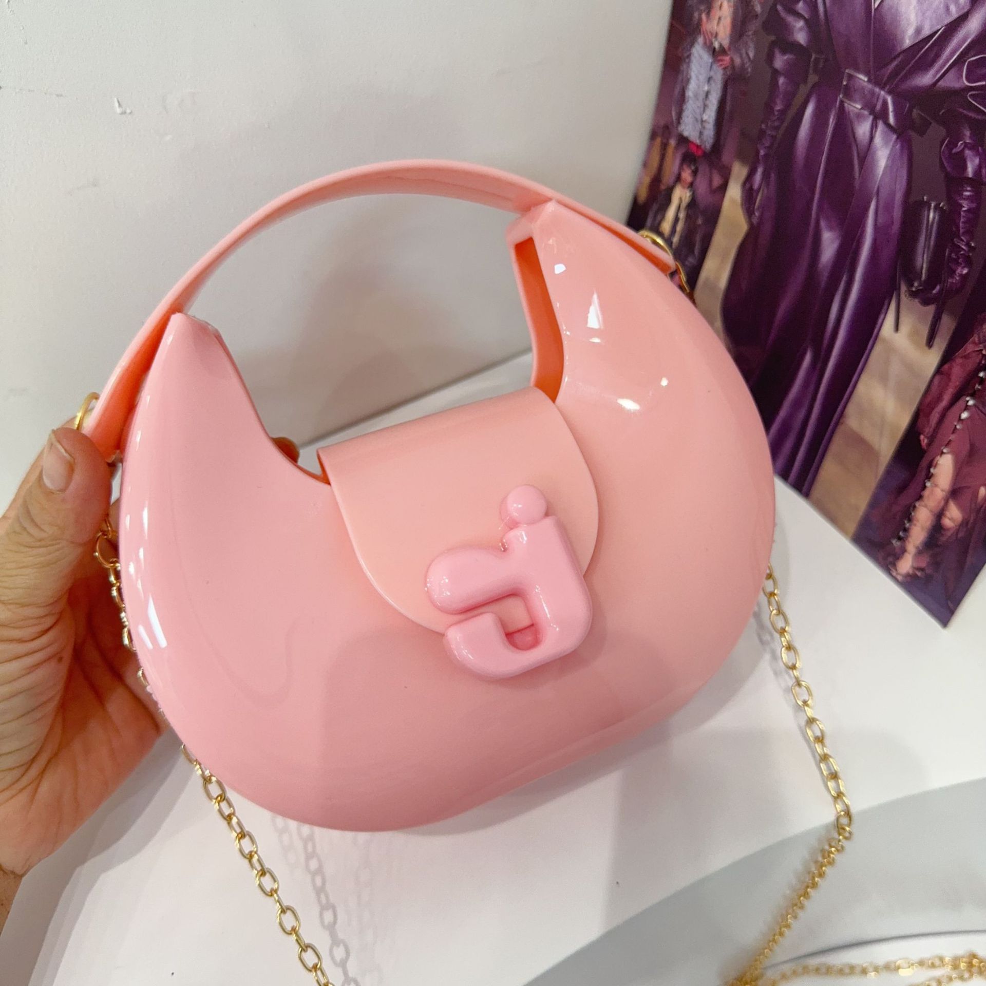 In 2025, the new cross-border best-selling J-letter jelly bag, hand-held bill of lading, shoulder crossbody, children's and girls' bag, PVC bag, and coin purse Item Picture