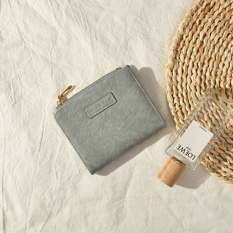 The new 2024 Korean student retro folding wallet with a forest-style buckle is a three-dimensional and portable wallet Application Scenario