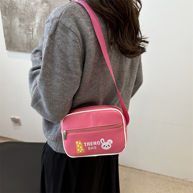 A niche design diamond-shaped bag, a new autumn and winter large-capacity, high-end and fashionable single-shoulder bag, a versatile crossbody small square bag for women details Picture