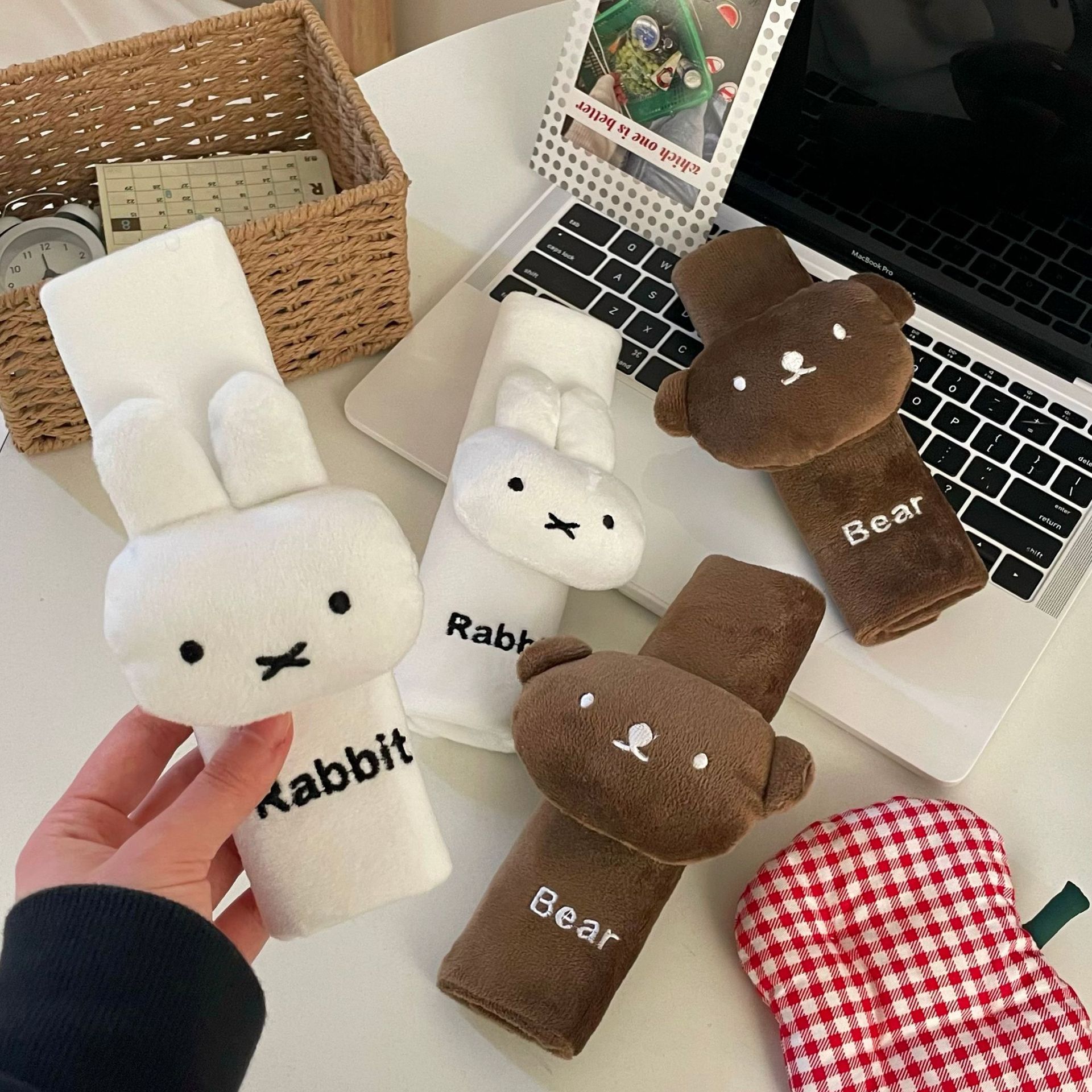 Japanese-style cartoon seat belts and shoulder guards, cute rabbit and bear car ornaments, car animal pattern interior decorations details Picture