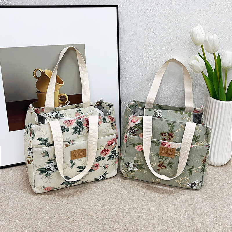 Japanese-style bucket-shaped tote canvas bag, versatile for going out, hand-held bento box bag, large-capacity handbag Application Scenario