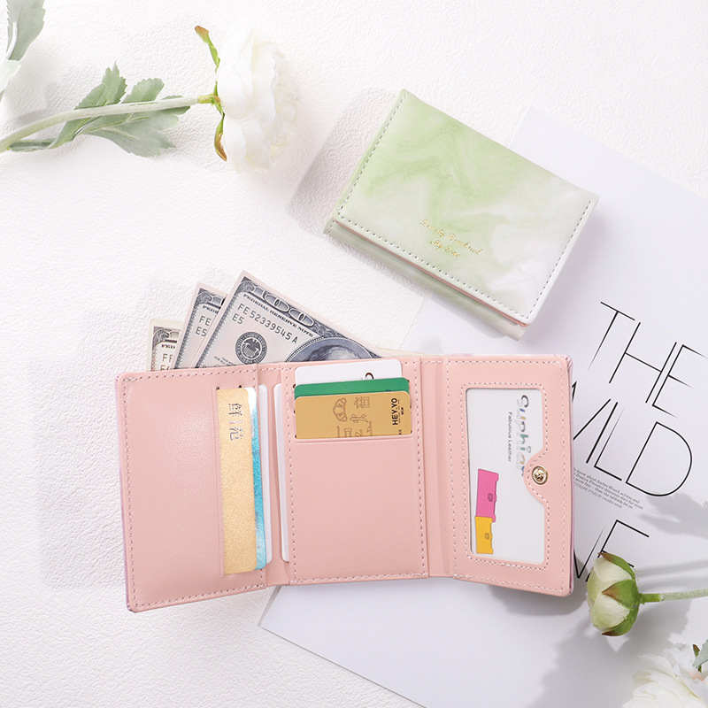 The 2024 new cartoon wallet features a cute little bear, a side zipper, a two-fold wallet, and is fashionable for women and students Application Scenario