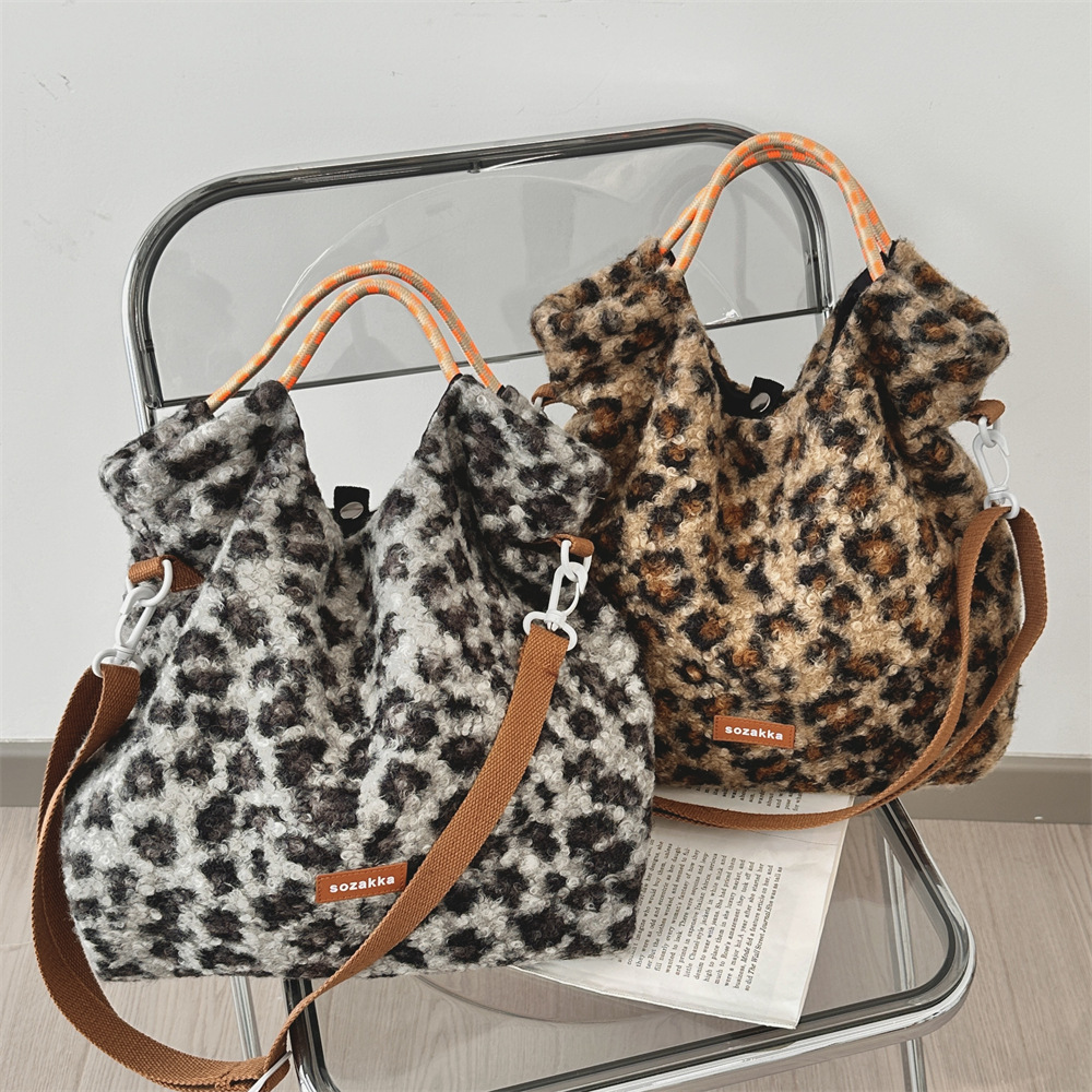 312181 Winter fluffy bag for Women, leopard print large capacity, new 2024 fashionable crossbody single-shoulder bag full figure