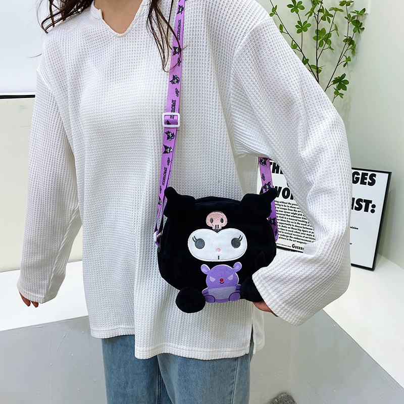 Japanese Instagram cute cartoon crossbody bag 2022 new style, girlish single-shoulder plush bag, portable coin purse Application Scenario