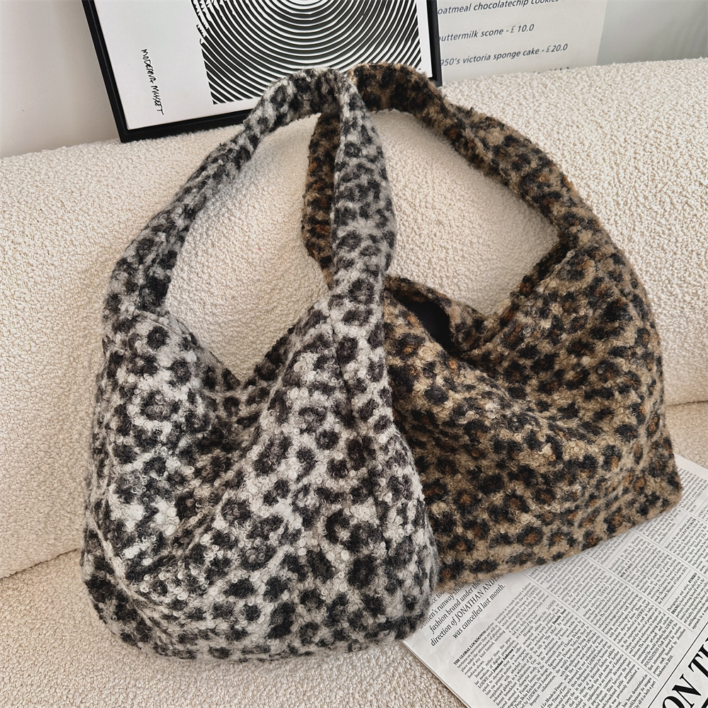 49291 Autumn and Winter new Korean InS-style fashionable sheepskin plush large-capacity single-shoulder bag Leopard print tote bag details Picture
