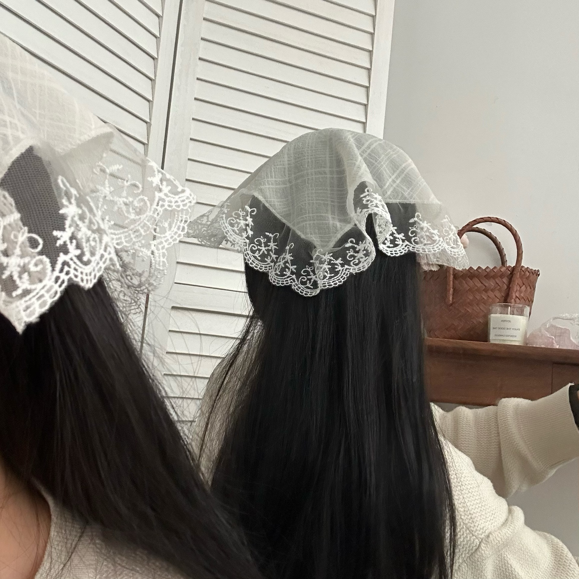 Spring French white lace triangular headband headscarf, seaside headscarf, country-style retro silk scarf and hair band, fashionable details Picture