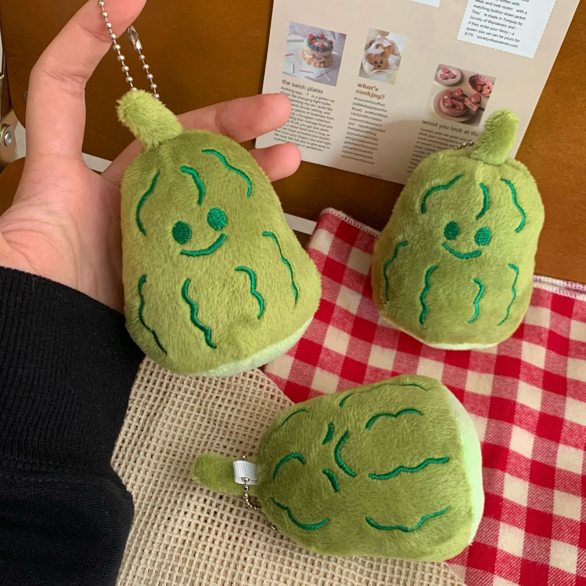 Mini vegetable and fruit plush toy pendants, cute and creative dolls, claw machines, gift bags, key pendants Application Scenario