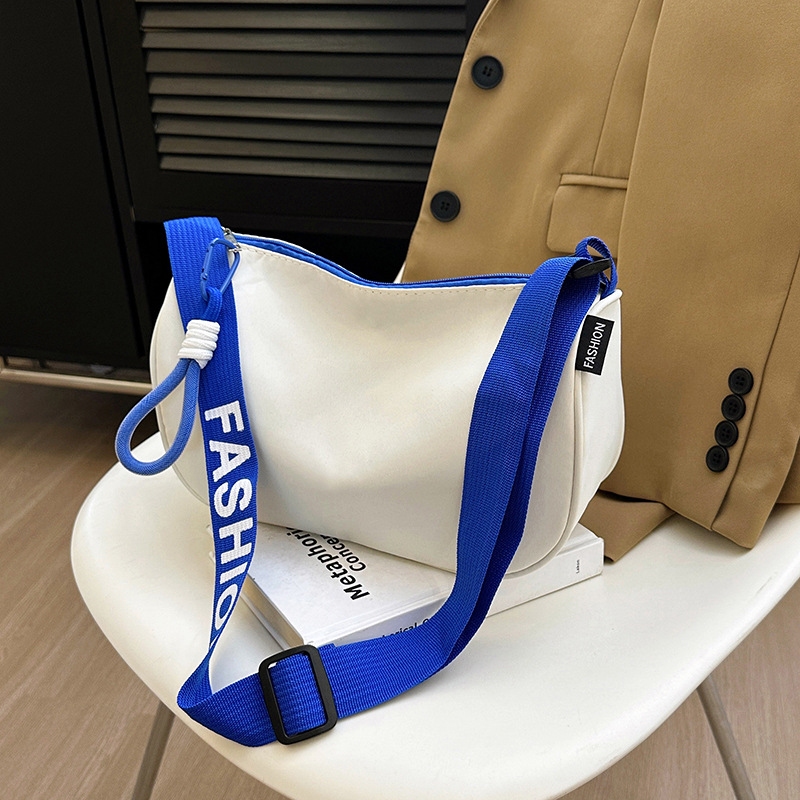 Casual large-capacity nylon canvas bag for women, 2025 new style fashionable single-shoulder bag, versatile wide crossbody pillow bag details Picture