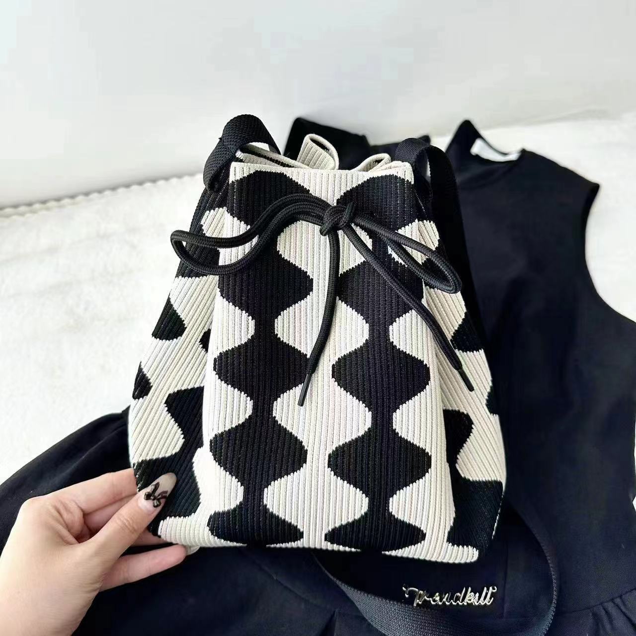 ins internet-famous drawstring bag, women's knitted bag, bucket bag, Longchamp bag, Japanese and Korean versions, versatile casual tote bag, crossbody details Picture