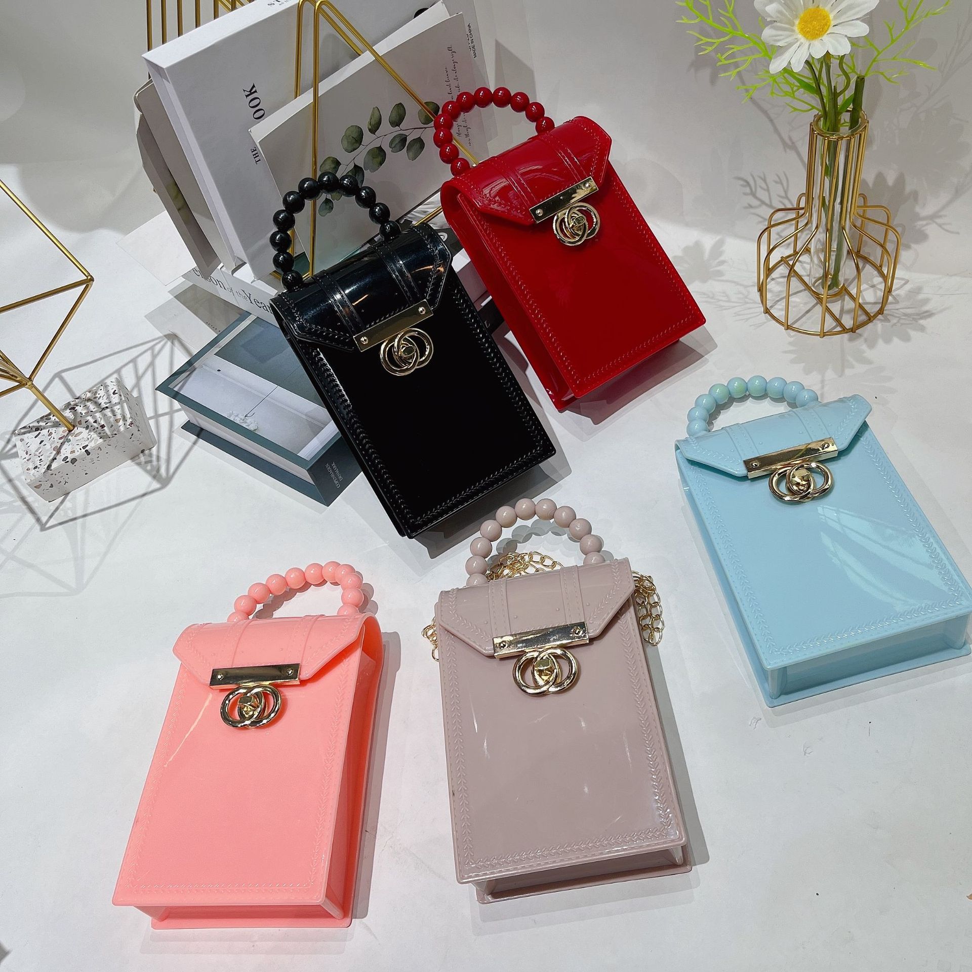 The 2025 cross-border new mobile phone bag can hold 5.5-inch and 6-inch mobile phones. It is a fashionable and simple single-shoulder crossbody women's bag full figure