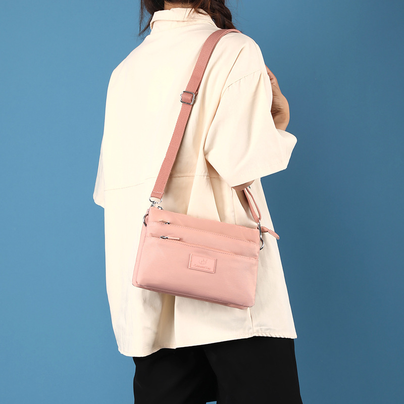 Colorful fox crossbody bag for women, large-capacity multi-layer single-shoulder bag, Japanese style, simple and versatile, water-resistant bag Specification drawing