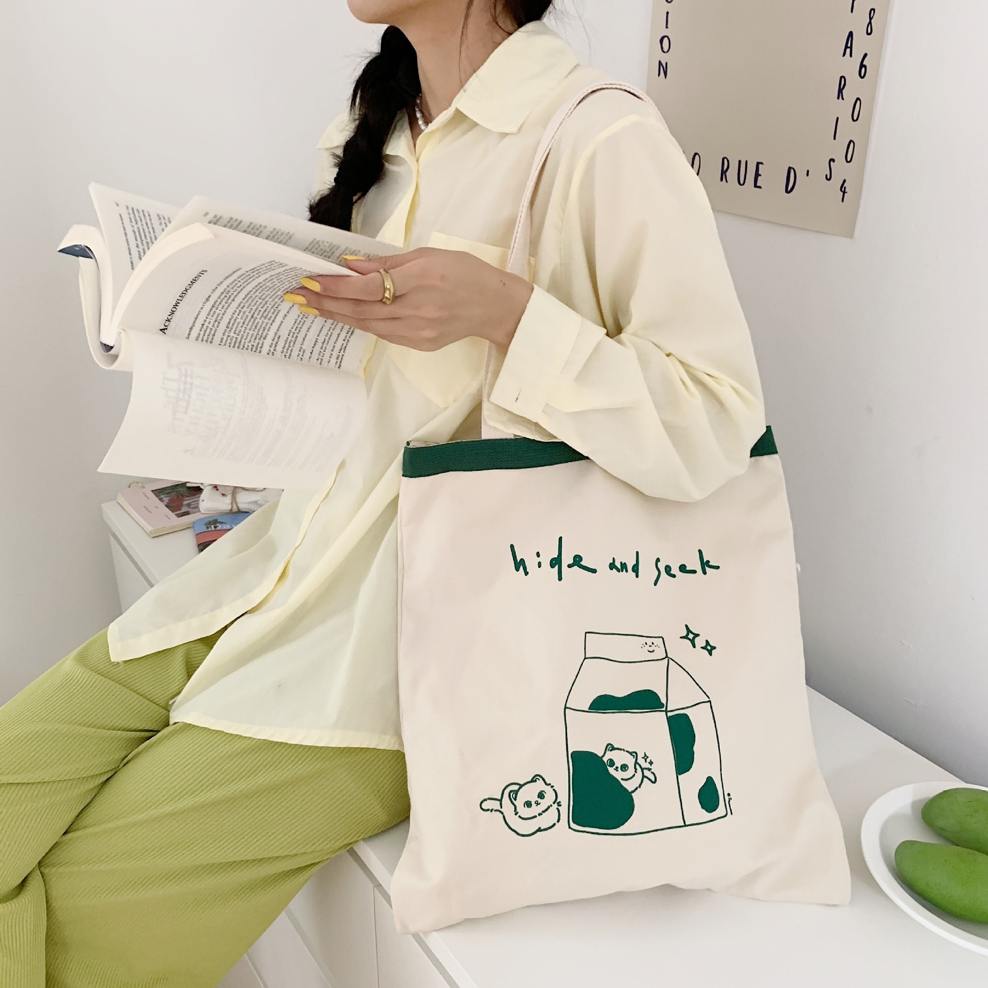 【 In Stock 】26141 Artistic Japanese-style milk cat printed canvas bag, simple shopping bag, women's cloth bag, large capacity Application Scenario
