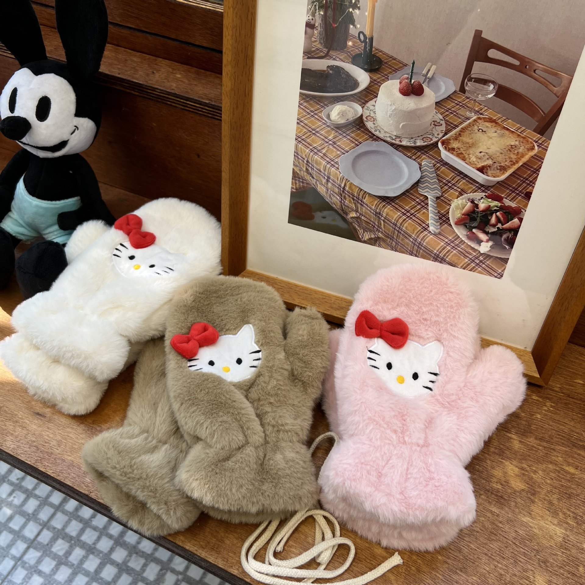 Korean cute girl heart bow cat plush gloves, full-finger cycling cold-proof thickened student halter-neck gloves details Picture