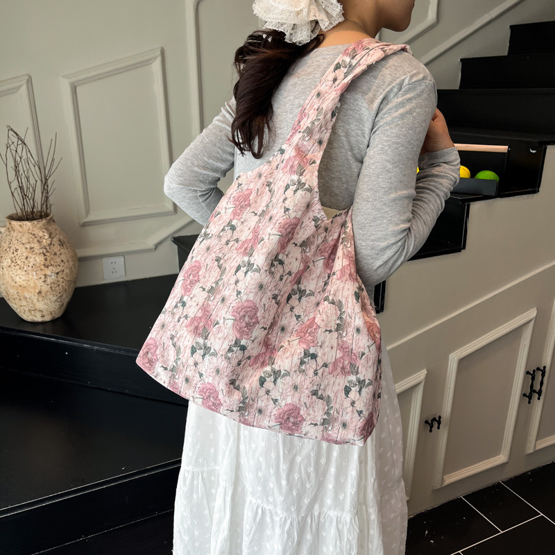 Summer new black and white floral fabric bag, large-capacity, artistic and laid-back style single-shoulder bag, fashionable and versatile crossbody bag details Picture