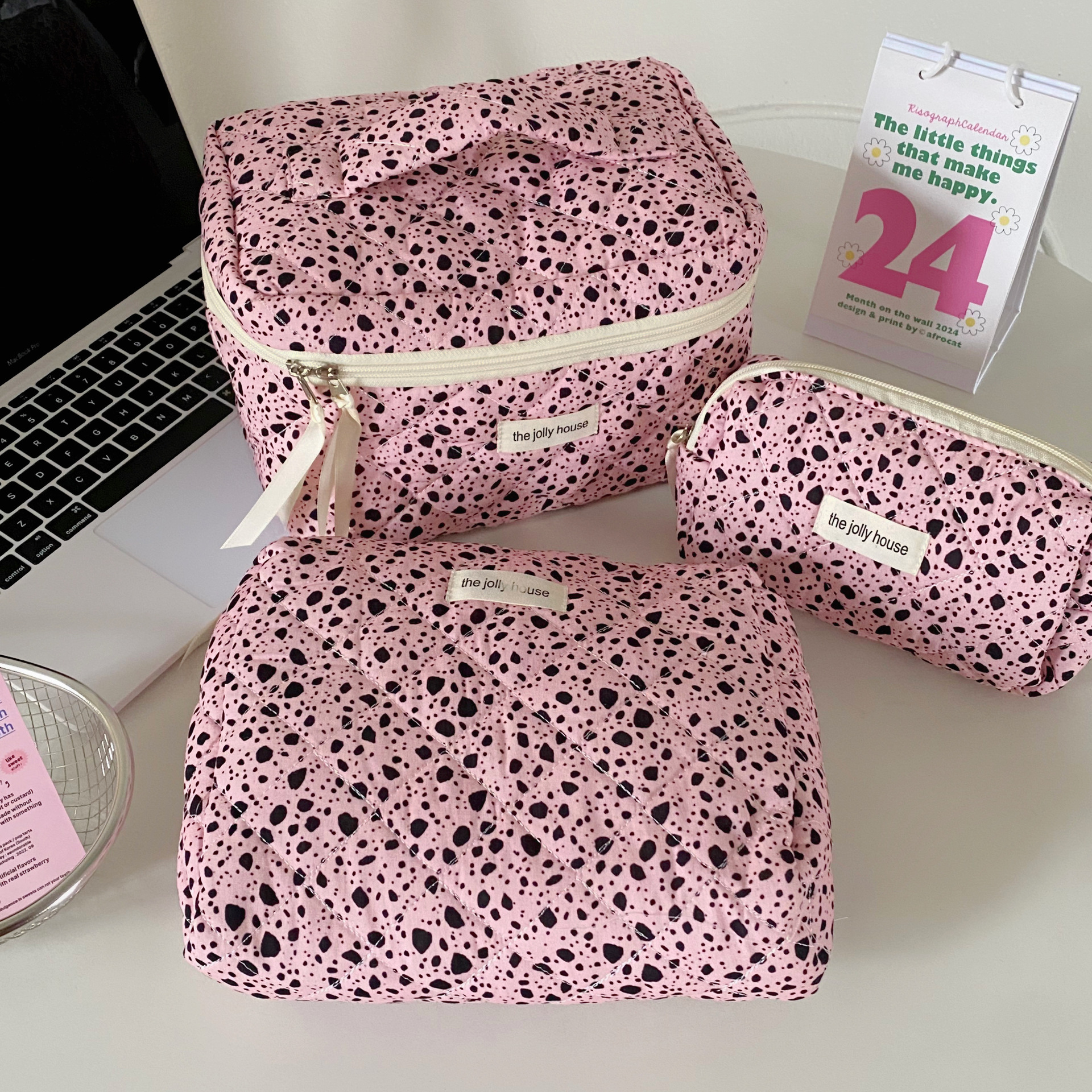 2024 New ink-splashing hand-held makeup bag for women, large-capacity Instagram, travel, skin care and cosmetics storage bag full figure