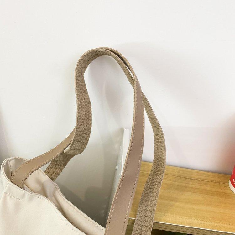 Japanese-style casual large-capacity nylon single-shoulder bear girls' bag, new autumn and winter crossbody bag, cute girl tote bag undefined