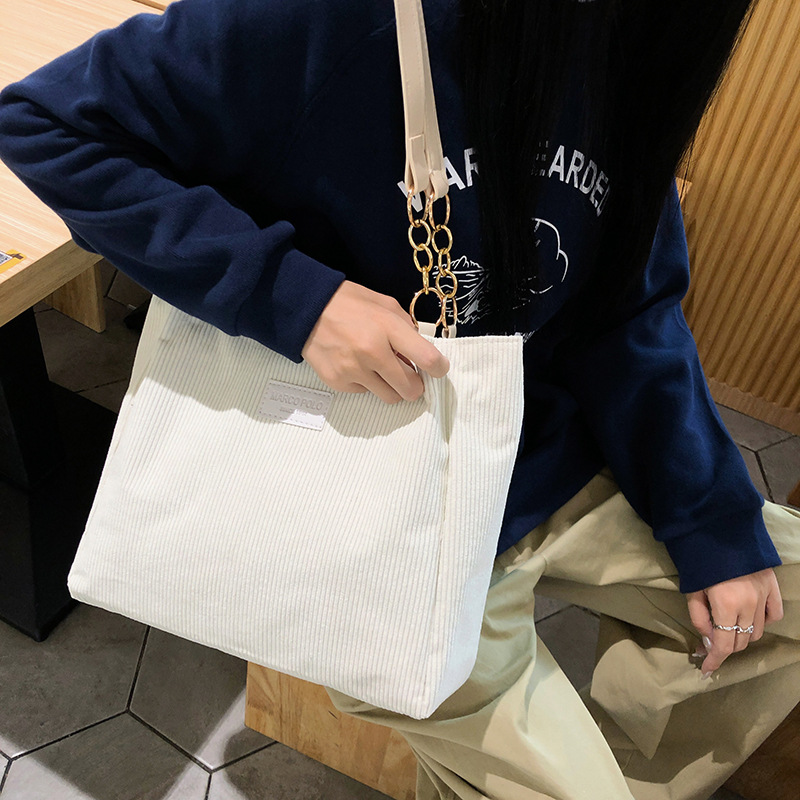 Versatile large-capacity bags, women's single-shoulder bags, versatile and niche design commuter crossbody bags. This year, corduroy tote bags are in fashion Application Scenario
